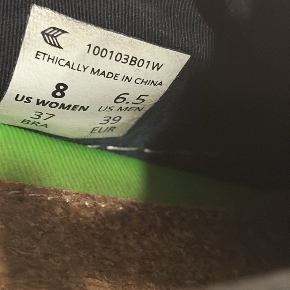 Cariuma Black Canvas Sneakers - Picture 7 of 8